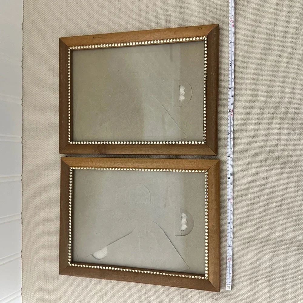 Unbranded Picture Frames Set of 2 5x7 Brown Good Wood Gold‎ Beaded Trim Vintage
